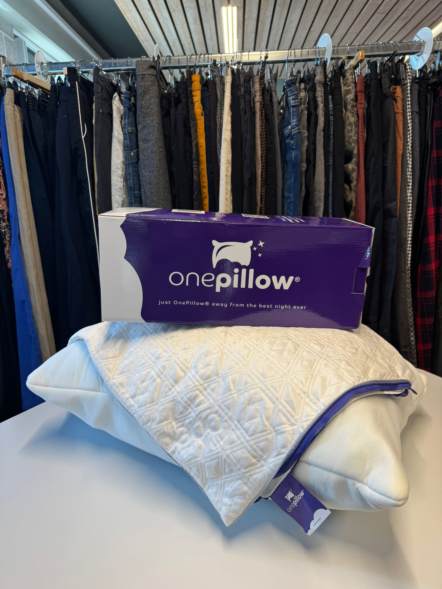 OnePillow® Zet Zich In voor een Duurzame Nachtrust met Donatie aan Kledingbank Ommen - OnePillow